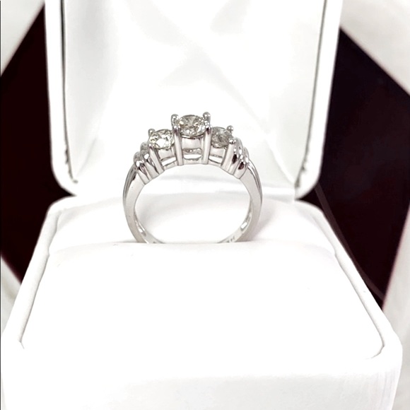14k solid gold 1CT TW 3 stone natural diamond ring size 7 - Picture 3 of 7